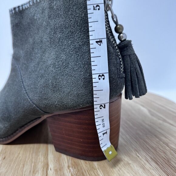 Toms Leila Suede Ankle Booties Block Heel Women's 9 Gray Tassel - Picture 11 of 11